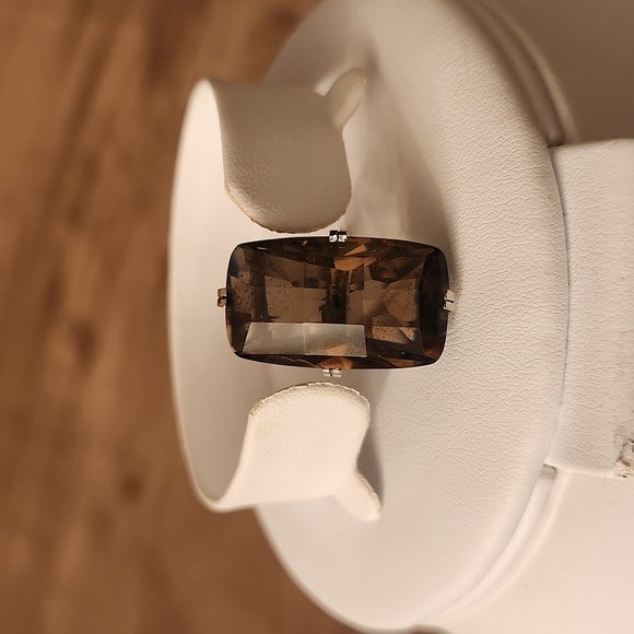 Elegant Brown Gemstone Ring - Picture 1 of 2